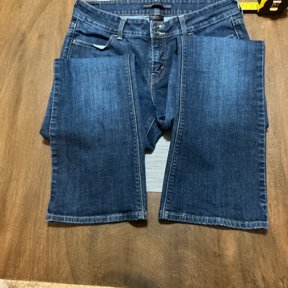 Levi’s 526 Slender Bootcut Jeans - Picture 6 of 9